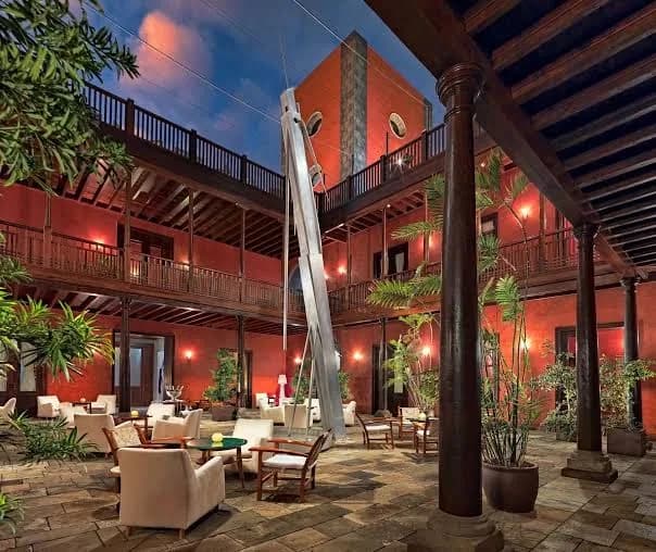 Le patio à galeries de bois du Boutique Hotel San Roque, à Garachico